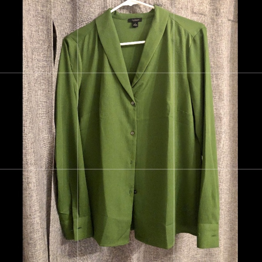 NWOT Ann Taylor Factory Blouse. Size Small